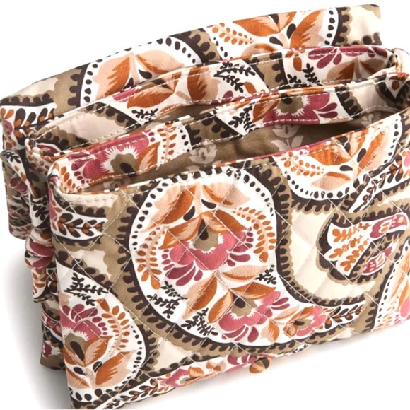 Vera Bradley Baird Hipster - Picture 4 of 13